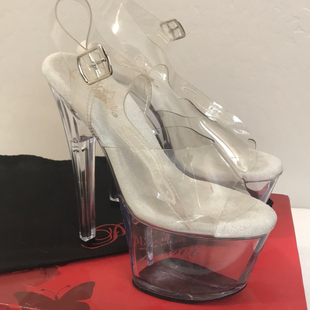 Pleaser SKY size 7.  Clear/clear